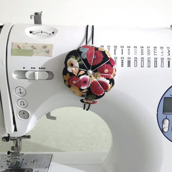 Convenient-Wrist-Sewing-Pin-Cushion-Beautiful-Needle-Cushion-DIY-Sewing-Supplies-Pin-Holder-Sewing-Accessories-Needle-3